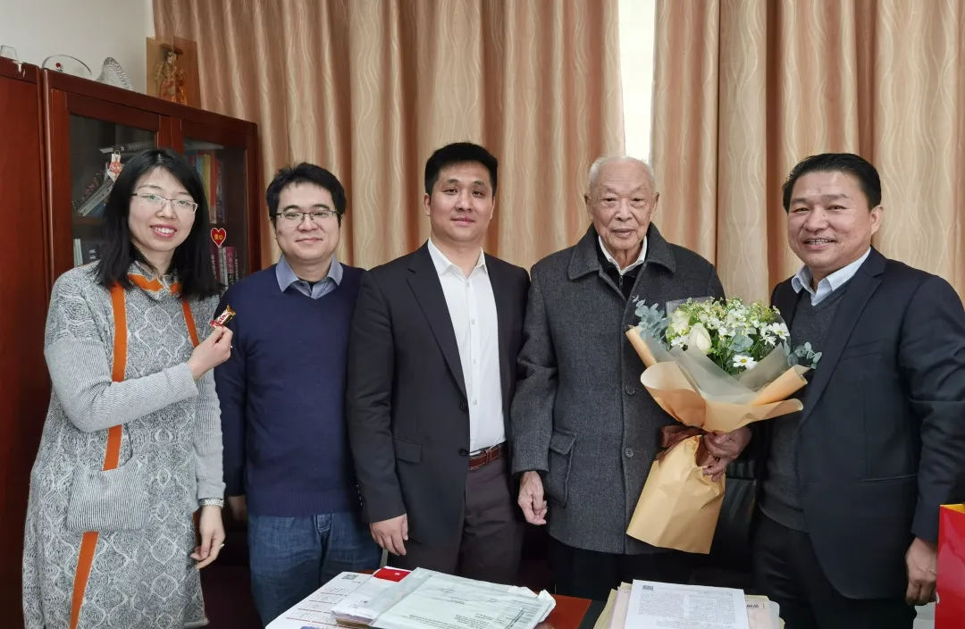 9909990藏宝阁凤凰网站木什么动物
